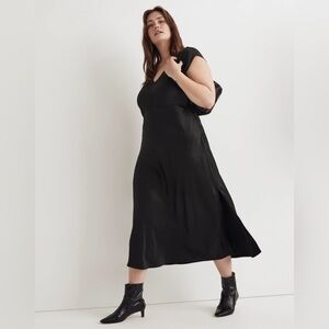 NWT Madewell Plus Wide V-Neck Midi Dress - Black - 18W